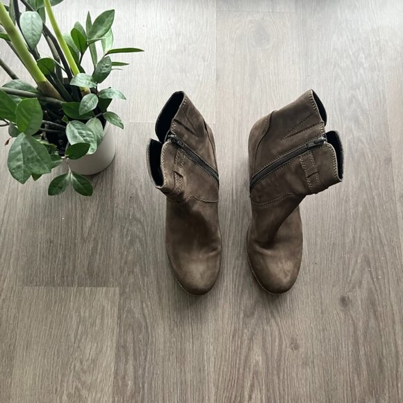 Gabor Brown Suede Ankle Booties - Picture 2 of 10